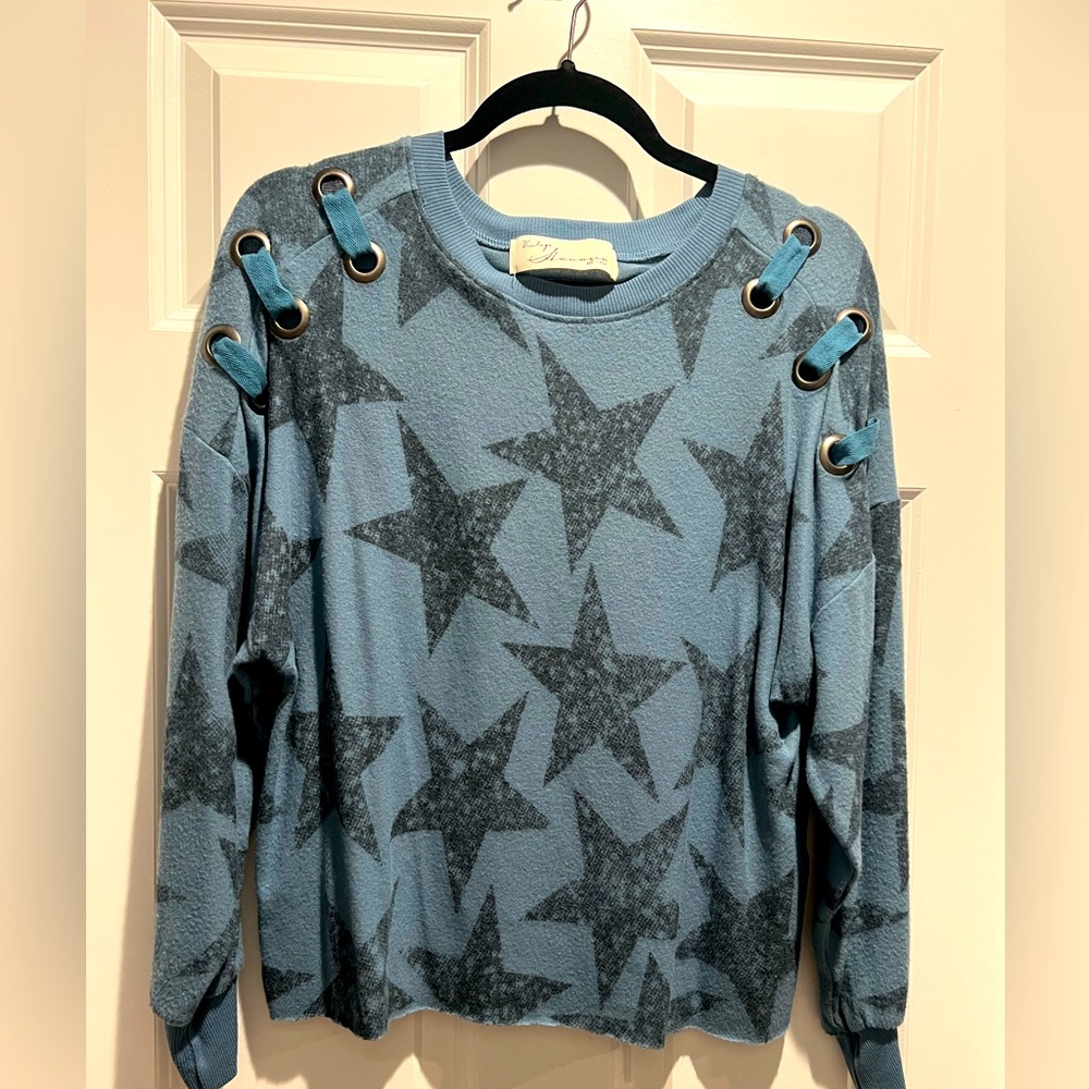 Selling never been worn sz small Vintage Havana sweater